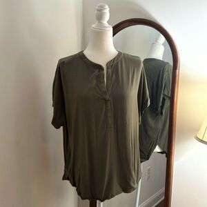 DKNY Jeans Olive Green Dolman sleeve v neck top shirt blouse size Large button